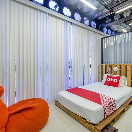 Oyo 1084 Guyasuka Ratchada Hotel Bangkok Luaran gambar