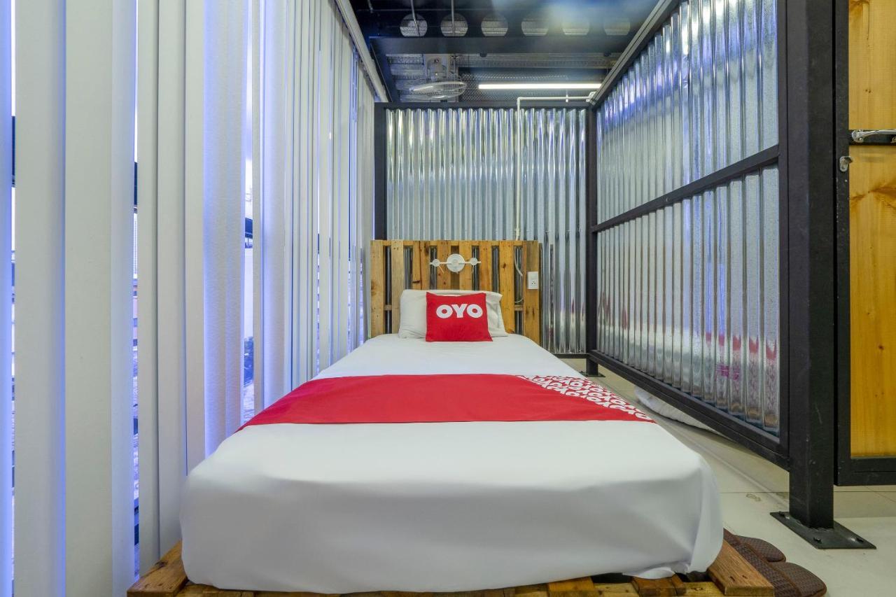 Oyo 1084 Guyasuka Ratchada Hotel Bangkok Luaran gambar